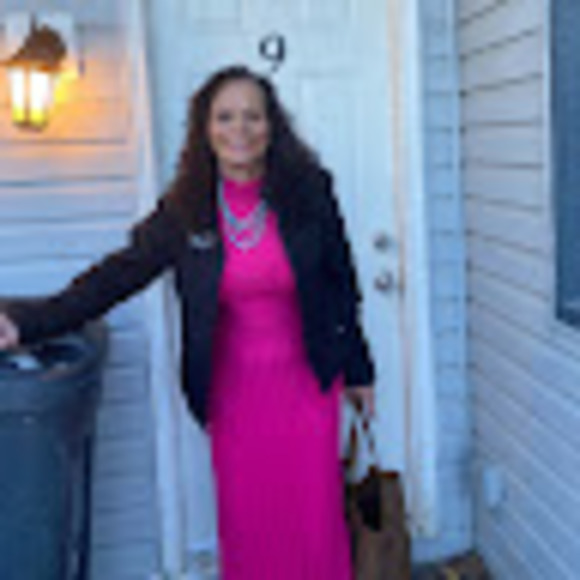 Meet your Posher, Ann - Picture 1 of 1